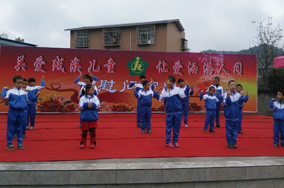 �ذ��м���ͯ  �ð������˼�