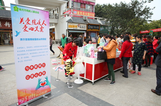 �ϳ��в�����չ�м����ֹ���Ʒ���������