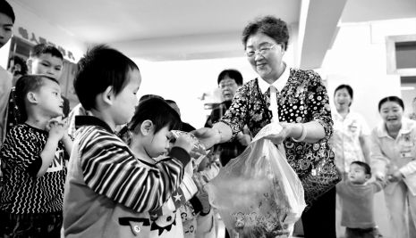 ����������²ж�ͯ��ǰ������һ��