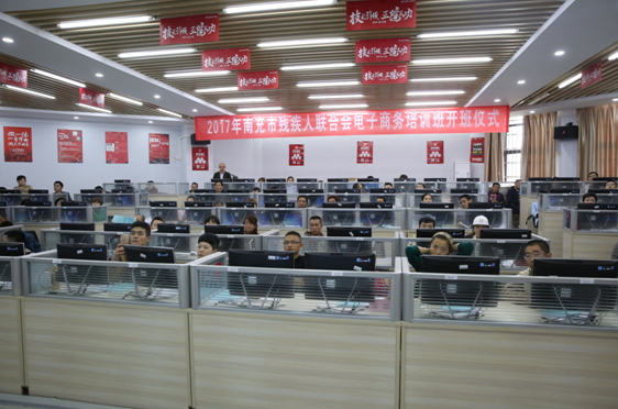 ���вм��˵���������ѵ�࿪��