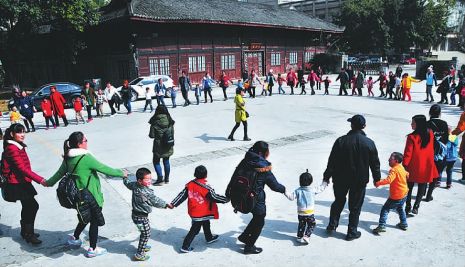 �ذ��м���ͯ