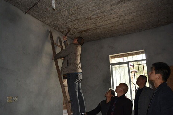 ��¤��������ƶ��������׵ذ�Ǩ�е�ʵ������