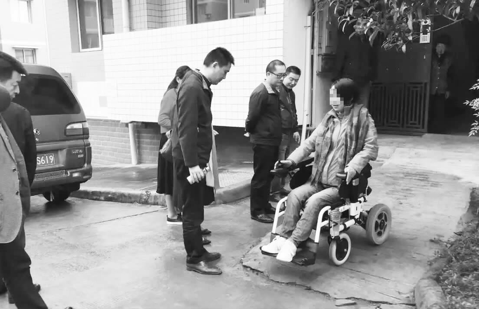 ���ϰ����� ���������ս�ƶ���м��˼�ͥ