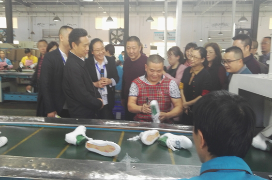 ȫ���׸���ҵ�м���Э���ڸ�ƺ����