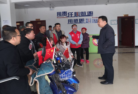 ���º�ɫ���� ��ů������   