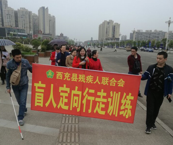 �����ز�����չä�˶�������ѵ���