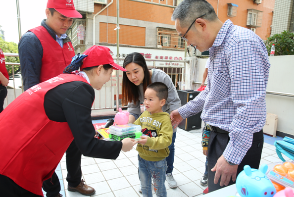 �ذ����ƶ�ͯ ��˽���װ���