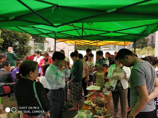 �����й���������м��˵ľ�ҵ�� �ϳ��оٰ�м��˾�ҵ������Ƹ�� 