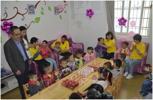 �������������裢��ů�м���ͯ