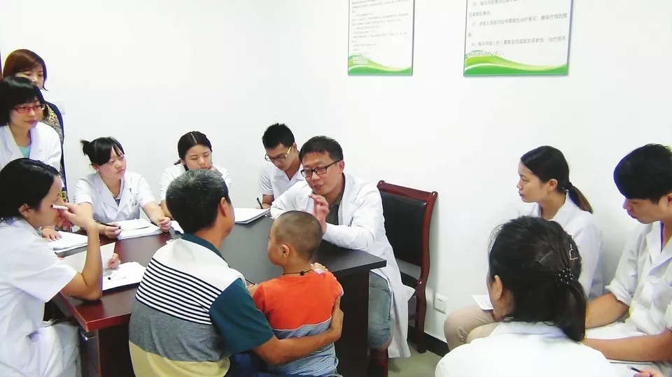 ��Բ�������� ��ͯ�� �����ϲ��ز����м���ͯ����������ʵ