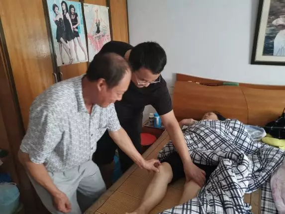 ��ͨ����Ⱥ�����1�����˳�����������չ��һվʽ�����Ű�֤����