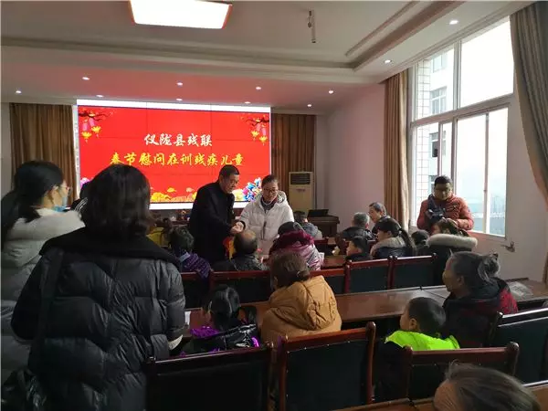 ��¤�����쵼����ο��������ѵ�м���ͯ