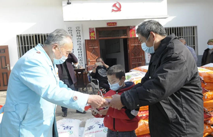  �м���ҽ���   �����˼䶼�ǰ�