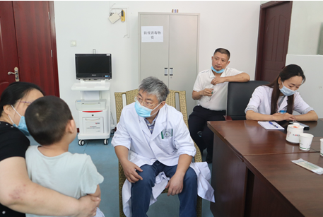 �ذ��м���ͯ������ҽ�ƴ�ѧ������ͯҽԺФũ����ݰ���ϳ��Ѱ�����ҽԺΪ��������