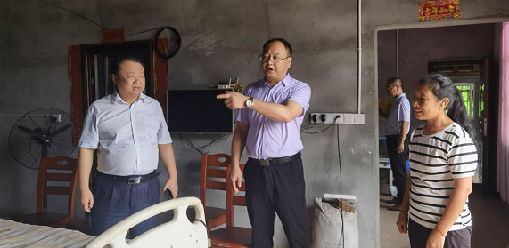 ����쵼������綽��ƶ���м��˼�ͥ���ϰ����칤��