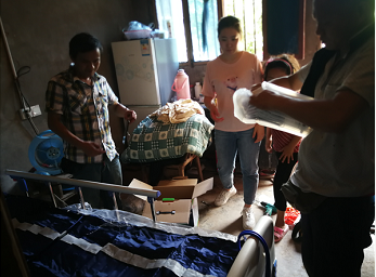 ˳����������м��˼�ͥ���ϰ����칤��