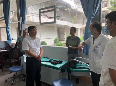 ������ί��������밲ƽ����ͨ���� �м��˶�������ƶ��Ŀ�ƽ����