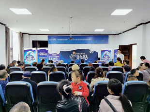 ������ů���ذ����϶�ͯ ����������ȫĸӤΪ�ϳ��Ѱ�����ҽԺ�����Ժ���϶�ͯ�����̷�