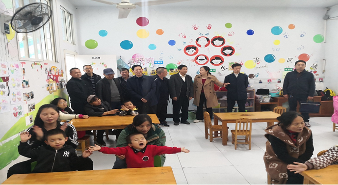 �йع�ί����˳��м���ͯ��������