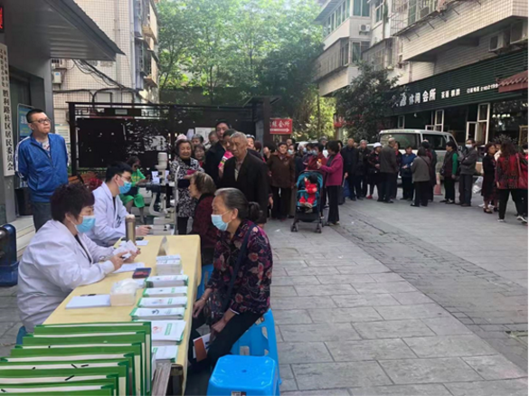 ����ΪȺ�ڰ�ʵ�¡�ϵ�л����������˳���������ƶ�������ɸ������뻧