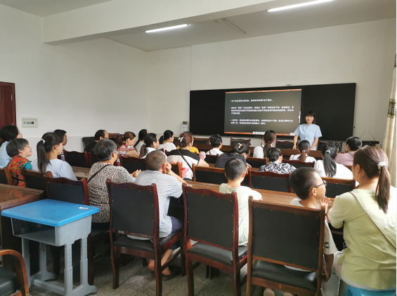 �ϳ����⿵�������У����ֶ��ڼҳ���ѵ��ץ�ü�ѵä��ָ��