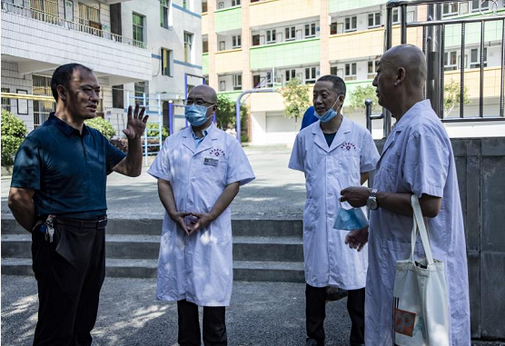 ��ΪȺ�ڰ�ʵ�£�Ӫɽ�������Ű�֤���ж�