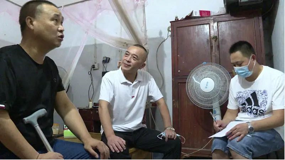 ����ΪȺ�ڰ�ʵ�¡�ϵ�л���ߣ�����˳�쿪չ�м��˼�ͥ���ϰ������뻧���׹���