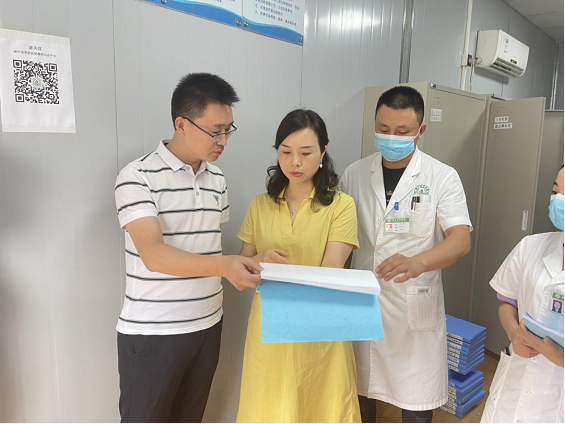 �߷õ��� ��ı�м��˿�����ҵ�·�չ���������в������вм��˿�������