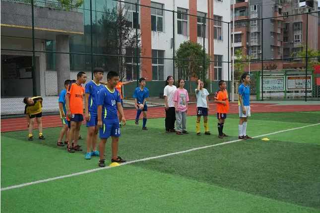 ��ƺ��������ʵ�ƶ�������������У԰���˶���Ŀ��ʵ���