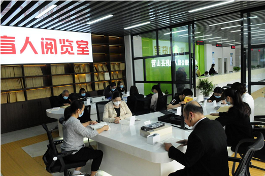 Ӫɽ�ؿ�չä����ѵ��ϰ��ƽ����������Ӳ���Ҫָʾ�������⸨���Ķ��