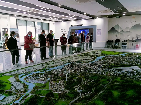 ��ƺ��������չ�м����Ļ�����ͥ�����һ���